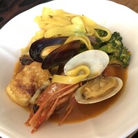 Bar Espanol LA BODEGA 大阪店 - お皿に、取り分け