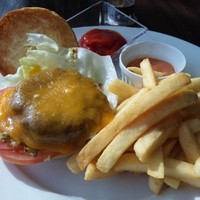 フレンチ キッチン - メイン・・・チーズバーガー