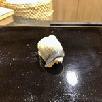 日本橋蛎殻町 すぎた - 穴子握り 塩と煮詰め ハーフ＆ハーフ