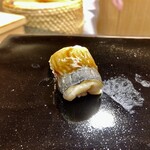 日本橋蛎殻町 すぎた - 穴子握り 塩と煮詰め ハーフ＆ハーフ