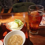 四川・餃子バル PAO2 - スープ・サラダ・烏龍茶