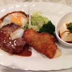 キッチンむらうち - 日替わりランチハンバーグ＆白身魚のしそ巻きフライ750円ズームイン