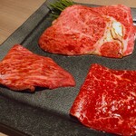 うし松 - 三皿目：リブロース・ウチモモ・イチボ