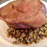 Abats. - これぞマンガ肉（笑）　豚肩ローストです　笑っちゃうほどデカい！