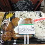 ファミリーマート - 相方が食べた唐揚弁当