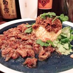 ワイン食堂 イタダキヤ - 魯肉飯とカレー合いがけ 新メニュー登場
パクチーがエスニック風でとてもいい♪♪
