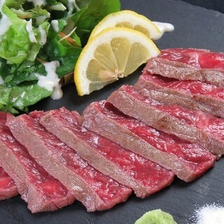 Please enjoy our carefully selected Meat Dishes such as Beef Dishes and Yakiniku (Grilled meat).