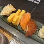 立食い寿司 根室花まる - タラバふんどし、玉子焼き、サーモン、すじこ