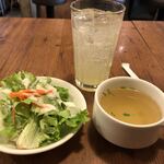 ビストロISOMARU - サラダ、スープ、ドリンク