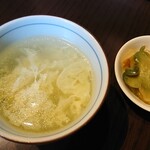 麻婆豆腐TOKYO - セルフサービスのスープと搾菜