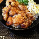 カルビ丼とスン豆腐専門店 韓丼 - 上テッチャン丼。