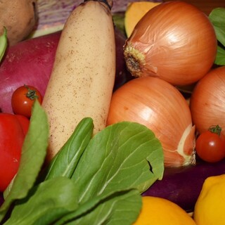 A shop selling delicious meat and carefully selected vegetables from around the world