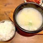 韓国家庭厨房 名家 - ソルロンタン（1,000円）