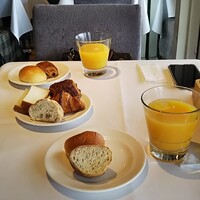24/7 restaurant - ビュッフェのパン、ドリンク