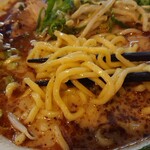 麺屋 渡来人 - 味噌ラーメン820円　麺アップ