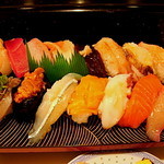 かねとも寿し - メインの寿司