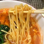 焼肉レストラン 大昌園 - カルビラーメン（中辛）麺アップ