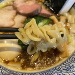 麺処ほん田 - もちもちの手揉み麺リフト