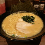 横浜家系ラーメン 金山家 - ラーメン（しょうゆ）