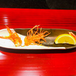 鉄板焼グリル - 車海老　お煎餅みたいで美味しい