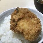 伊賀富 - なら、この写真、大ぶりのご飯茶碗にオンザライス、１個でこの面積を占めます（２０２０．１．３１）