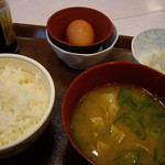 すき家 - 朝食の卵かけご飯（ミニ）豚汁付２４０円