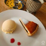 カンテラ - ケーキにアイスまで付いて
            ＋珈琲で￥780！