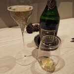 レストラン ラフィナージュ - 昼シャン。平日昼間に飲むシャンパンって旨いねぇ