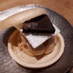 炭火割烹 白坂 - キャラメルアイス チョコブラウニー 求肥最中