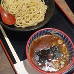 三田製麺所 - 「辛つけ麺@850円（税込）」を頂きました。 単品注文の場合、麺の量は「大」「中」「小」で選べます。