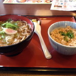 和風レストランまるまつ - なんとか蕎麦と鶏そぼろ丼