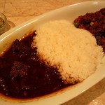 カマル - ﾋﾞｰﾌｶﾚｰとｷｰﾏﾁｷﾝｶﾚｰのｺﾝﾋﾞﾈｰｼｮﾝ