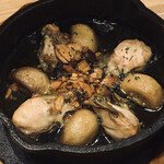 オイスタープレート - 牡蠣とマッシュルームのアヒージョ