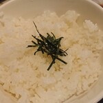てんぺい - 白飯(しろめし)です。刻み海苔が載ってます。