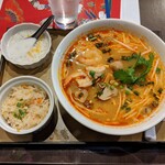 タイ料理バンセーン - トムヤムクンラーメン（1000円）