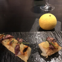 D'ORO HATSUDAI - スペシャルランチコース５０００円。ホワイトアスパラのフリット。アスパラのジューシーさを堪能でき、とーっても美味しかったです（╹◡╹）（╹◡╹）