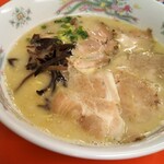 博多名物 長浜ラーメン山がさ - チャーシュー麺