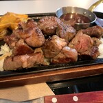 熟成牛ステーキ＆プレミアムハンバーグ Gottie's BEEF - 