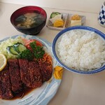 キッチン大和 - 料理写真:特製トンカツ (950円・税込)・ライス別
