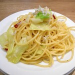 Osakanabaruirumare - シラスとキャベツのペペロンチーノスパゲッティ（取り分けました）