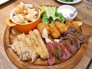 Osakanabaruirumare - 肉・魚料理の盛り合わせ（４人分）