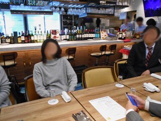 Osakanabaruirumare - テーブル席 ＆ カウンター席