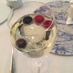クッチーナ イタリアーナ ガッルーラ - 2種類のベリーが入っていて、専用のスプーンで頂きます
