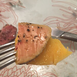 クッチーナ イタリアーナ ガッルーラ - フォアグラの蜂蜜掛けとマンゴーは抜群の相性です