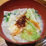 博多串焼き バッテンよかとぉ - 博多炊き餃子（取り分けました）