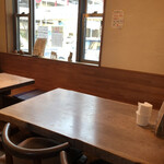 カフェ箱庭 - 店内
