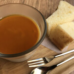 カメイノ食堂 - デザートのミルクプリンとシフォンケーキ