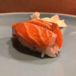 うを徳 - 鱒の介（握り）