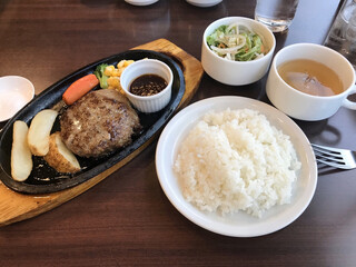 池袋で安いステーキが食べたい 駅西口or東口のお店11選 食べログまとめ 池袋で安いステーキが食べたい 駅西口or東口のお店11選 食べログまとめ