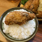 とんかつ一幸 - 見よこの大きさ